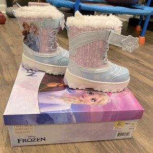 Frozen snow boots 6T Disney